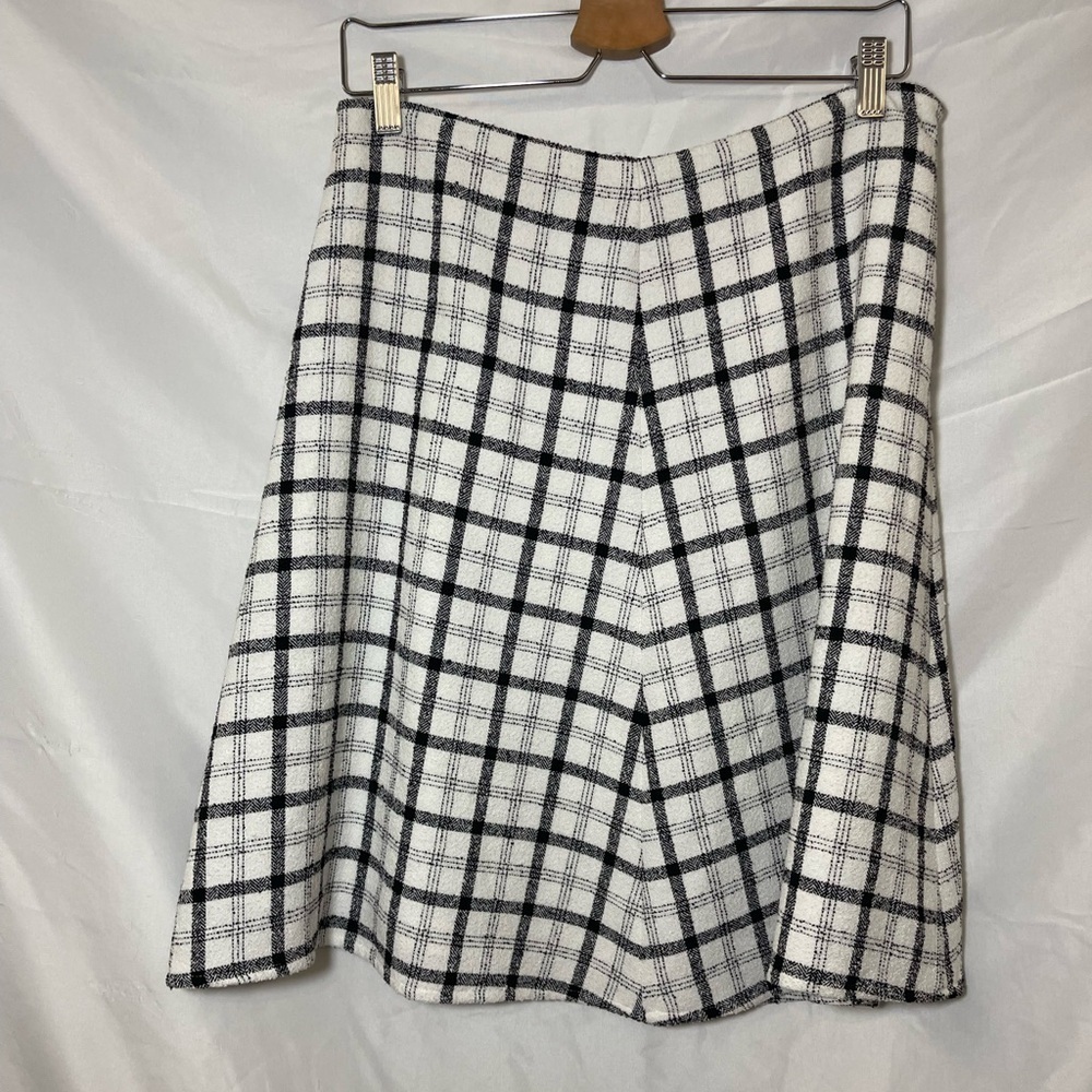 Plaid A Line Skirt Size 8 Black White Knee Length Classic